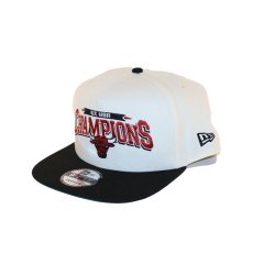 画像1: NEW ERA  9FIFTY A-Frame NBA Champions シカゴ・ブルズ クローム ブラックバイザー (1)