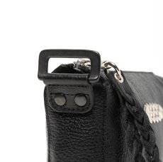 画像4: CALEE  STUDS LEATHER MULTI POUCH (4)