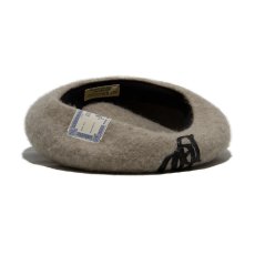 画像12: THE H.W.DOG&CO.  LEATHER WAPPEN FLUFFY BERET (12)