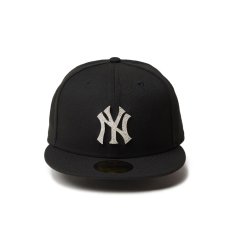 画像2: NEW ERA  59FIFTY MLB Rhinestone Badge ニューヨーク・ヤンキース ブラック (2)