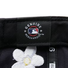 画像9: NEW ERA  9TWENTY MLB Flower Embroidery ニューヨーク・ヤンキース ネイビー (9)