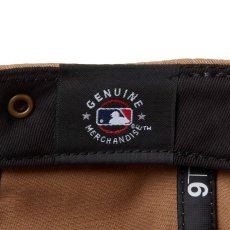 画像8: NEW ERA  9TWENTY MLB Buckle サンディエゴ・パドレス ミニロゴ カーキ (8)