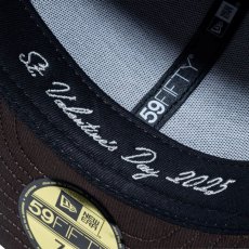 画像5: NEW ERA  59FIFTY St. Valentine's Day ロサンゼルス・ドジャース ウォルナット レイヤードバイザー (5)