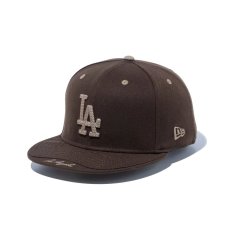 画像1: NEW ERA  59FIFTY St. Valentine's Day ロサンゼルス・ドジャース ウォルナット レイヤードバイザー (1)