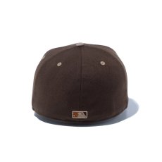 画像2: NEW ERA  59FIFTY St. Valentine's Day ロサンゼルス・ドジャース ウォルナット レイヤードバイザー (2)