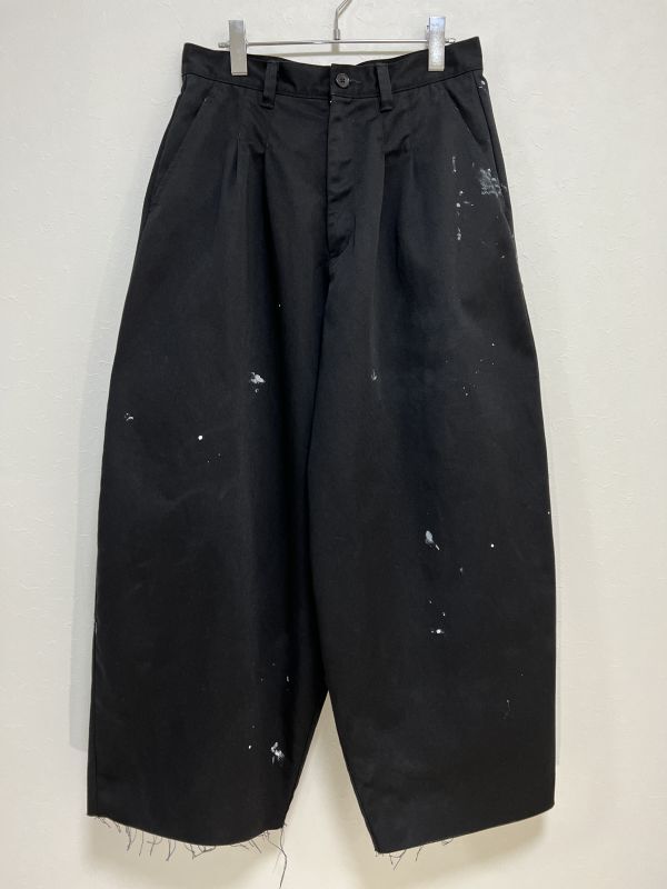 KIDILL TWO TUCK CROPPED PANTS - DISTRESSED FABRIC (BLACK) KL714